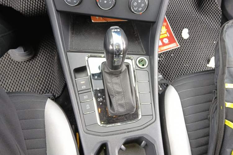 Used Volkswagen Bora 2024 200TSI DSG Comfort Edition Gear Lever
