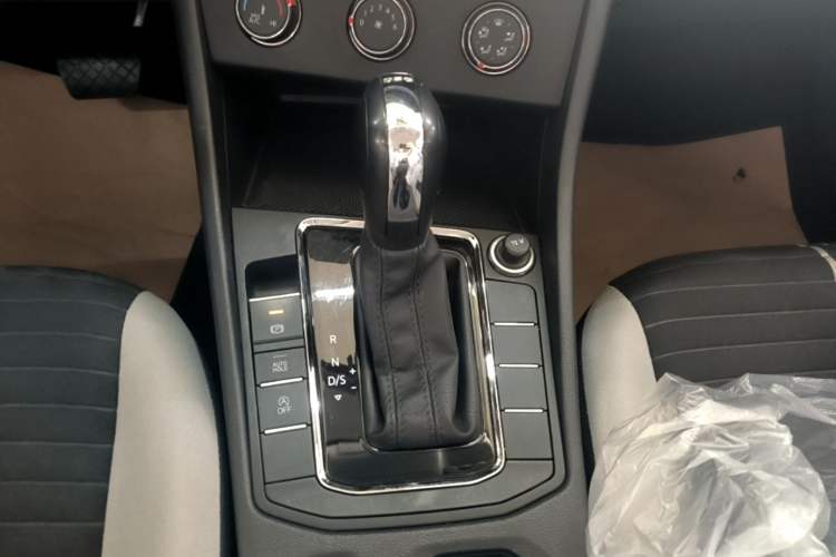 Used Volkswagen Bora 2024 200TSI DSG Comfort Edition Gear Lever