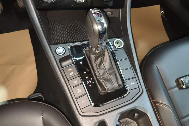 Used Volkswagen Bora 2024 280TSI DSG Comfort Edition Gear Lever