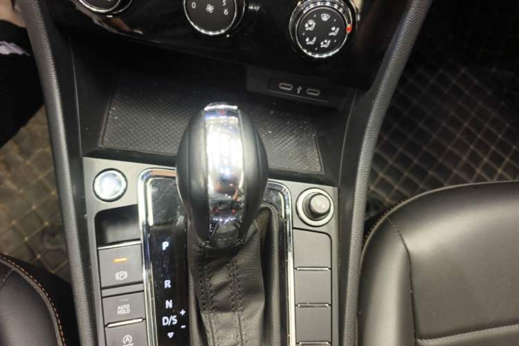 Used Volkswagen Bora 2024 200TSI DSG EnjoyDrive PRO Edition Gear Lever