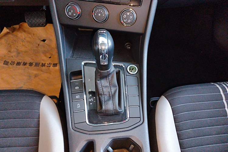 Used Volkswagen Bora 2024 200TSI DSG Comfort Edition Gear Lever