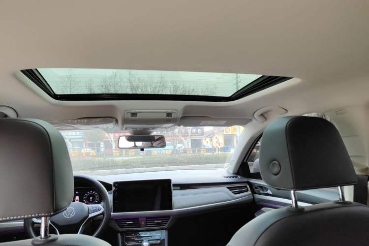 Used Volkswagen Bora 2024 300TSI DSG Prestige Edition Headliner
