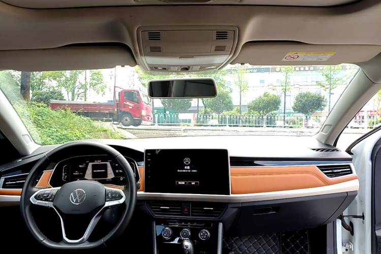 Used Volkswagen Bora 2024 200TSI DSG EnjoyDrive PRO Edition Headliner