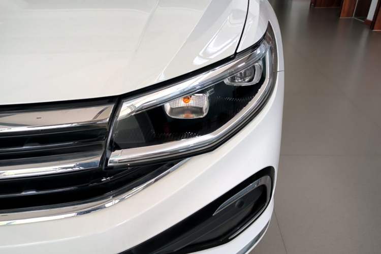 Used Volkswagen Bora 2024 200TSI DSG EnjoyDrive PRO Edition Left Front Headlight