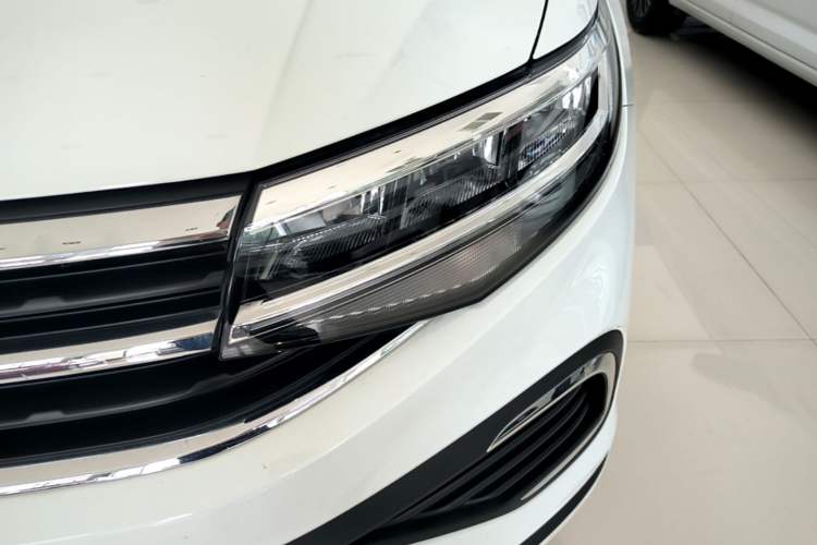 Used Volkswagen Bora 2024 200TSI DSG Comfort Edition Left Front Headlight