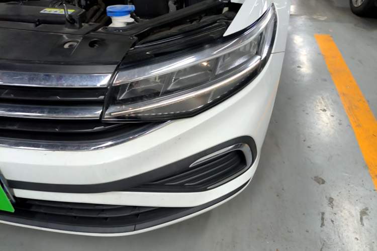 Used Volkswagen Bora 2024 200TSI Manual Comfort Edition Left Front Headlight