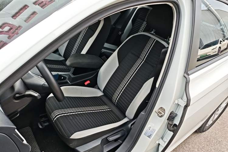 Used Volkswagen Bora 2024 200TSI DSG Comfort Edition Left Front Seat
