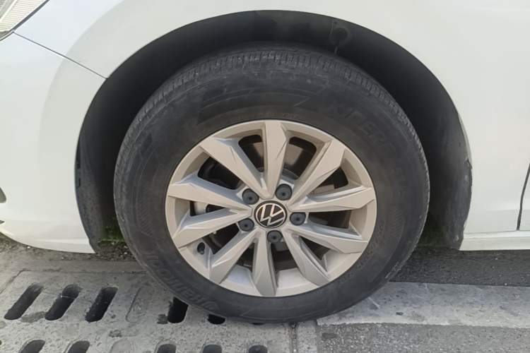 Used Volkswagen Bora 2024 200TSI DSG Comfort Edition Left Front Wheel Hub