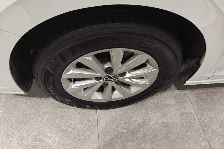 Used Volkswagen Bora 2024 200TSI DSG Comfort Edition Left Front Wheel Hub