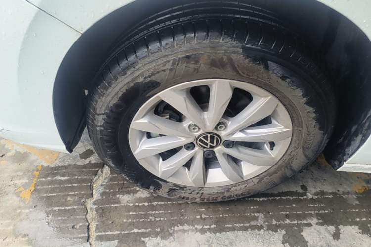 Used Volkswagen Bora 2024 200TSI DSG Comfort Edition Left Front Wheel Hub