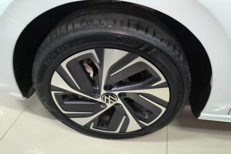 Used Volkswagen Bora 2024 300TSI DSG Prestige Edition Left Front Wheel Hub