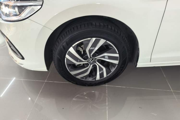 Used Volkswagen Bora 2024 280TSI DSG Comfort Edition Left Front Wheel Hub