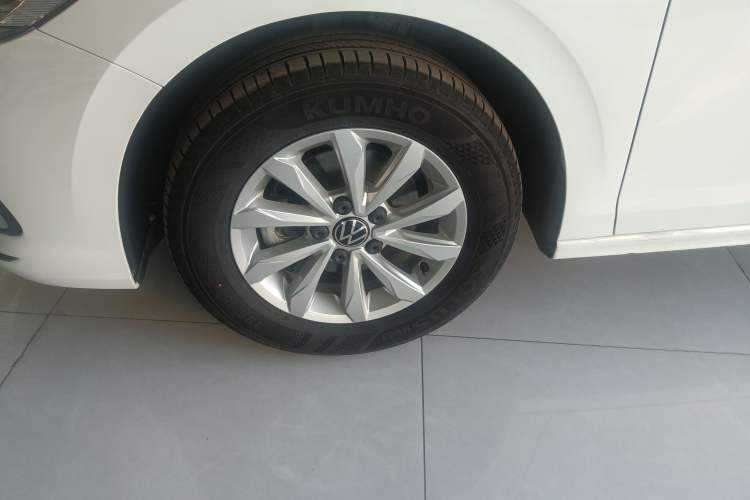 Used Volkswagen Bora 2024 200TSI DSG Comfort Edition Left Front Wheel Hub