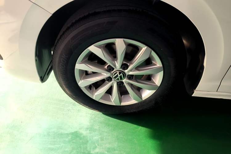 Used Volkswagen Bora 2024 200TSI DSG Comfort Edition Left Front Wheel Hub