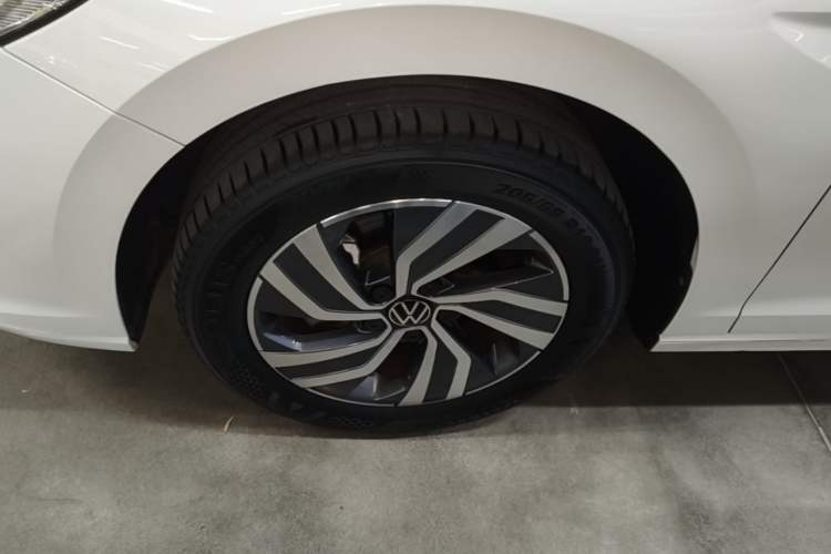 Used Volkswagen Bora 2024 280TSI DSG Comfort Edition Left Front Wheel Hub