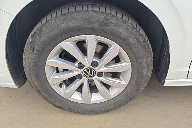 Used Volkswagen Bora 2024 200TSI DSG Comfort Edition Left Front Wheel Hub