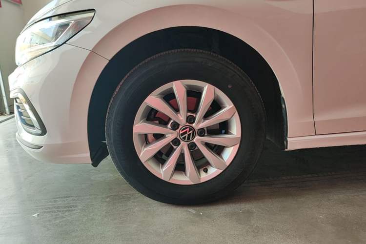 Used Volkswagen Bora 2024 200TSI DSG Comfort Edition Left Front Wheel Hub