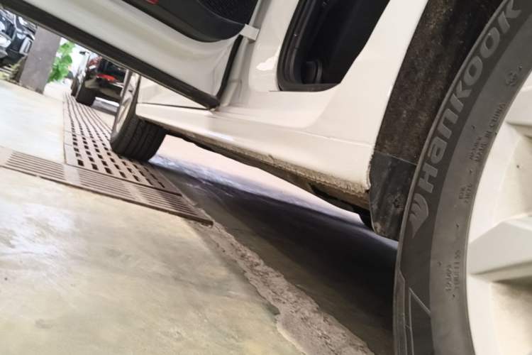 Used Volkswagen Bora 2024 200TSI DSG Comfort Edition Left Side Sill