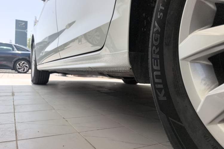 Used Volkswagen Bora 2024 200TSI DSG Comfort Edition Left Side Sill