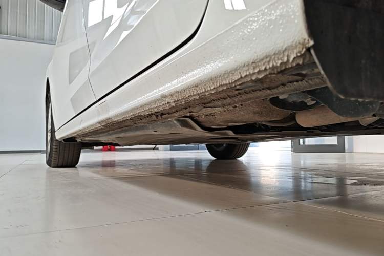 Used Volkswagen Bora 2024 200TSI DSG Comfort Edition Left Side Sill