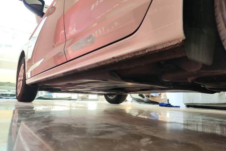 Used Volkswagen Bora 2024 200TSI DSG Comfort Edition Left Side Sill
