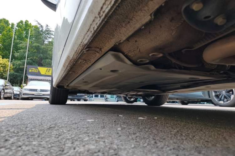 Used Volkswagen Bora 2024 200TSI DSG Comfort Edition Left Side Sill
