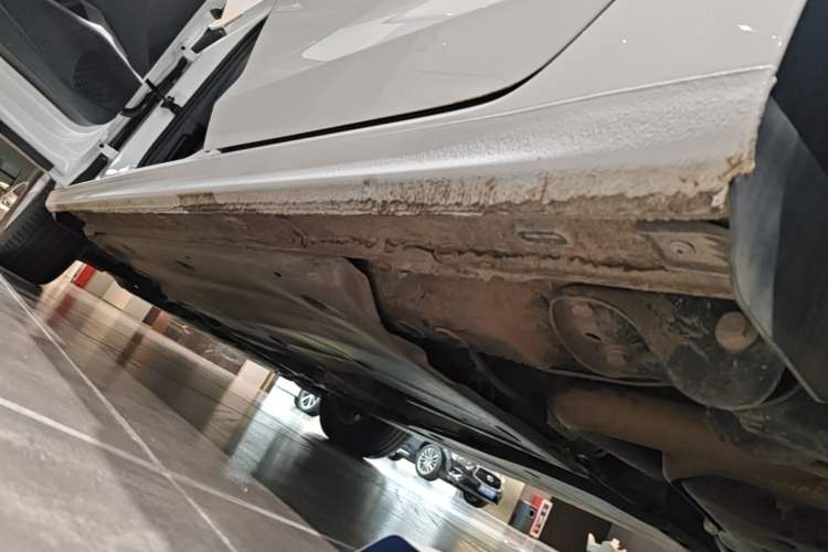 Used Volkswagen Bora 2024 200TSI DSG Comfort Edition Left Side Sill