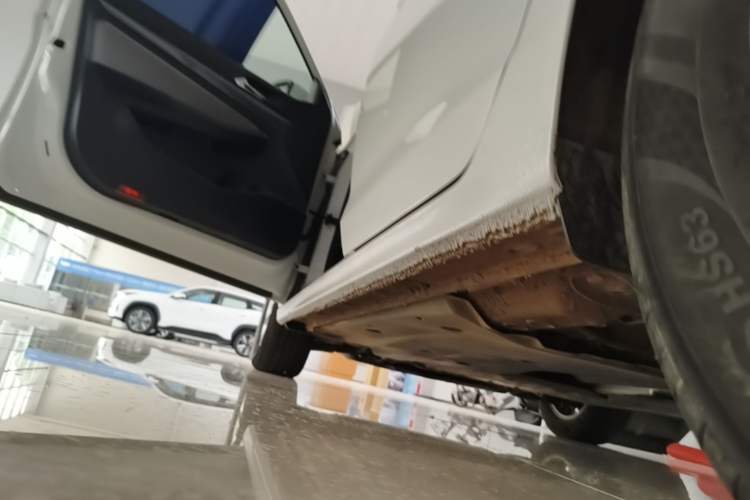 Used Volkswagen Bora 2024 200TSI DSG Comfort Edition Left Side Sill