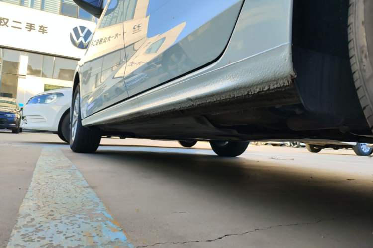 Used Volkswagen Bora 2024 200TSI DSG Comfort Edition Left Side Sill