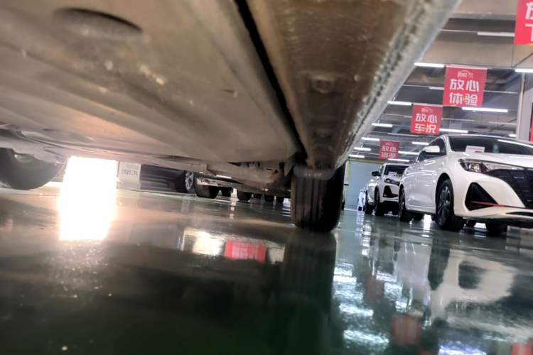Used Volkswagen Bora 2024 200TSI DSG Comfort Edition Left Side Sill