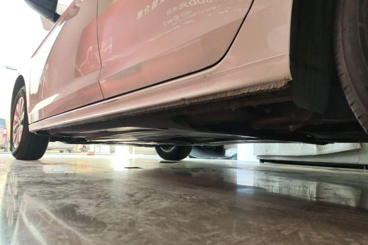 Used Volkswagen Bora 2024 200TSI DSG Comfort Edition Left Side Sill