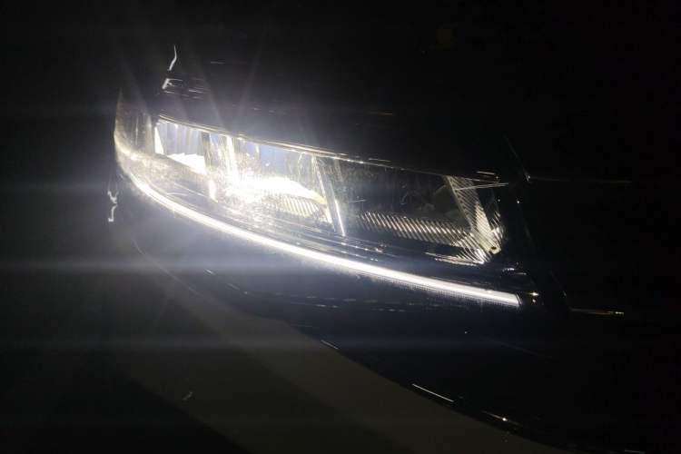 Used Volkswagen Bora 2024 200TSI DSG Comfort Edition Right Front Headlight