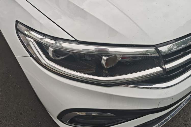 Used Volkswagen Bora 2024 300TSI DSG Prestige Edition Right Front Headlight