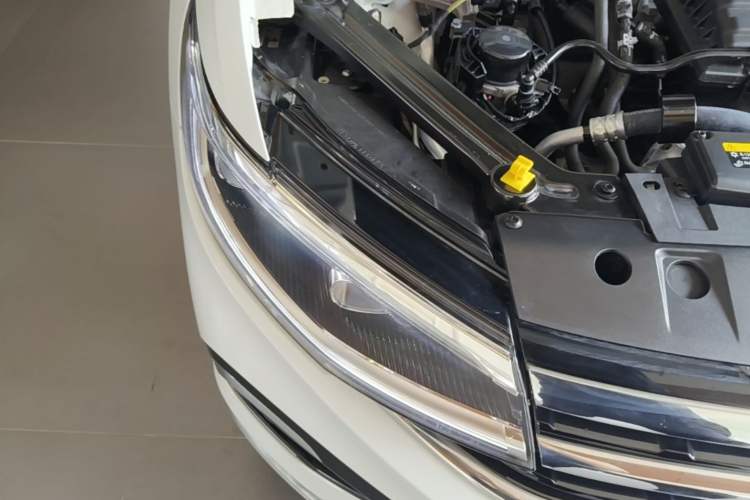 Used Volkswagen Bora 2024 200TSI DSG EnjoyDrive PRO Edition Right Front Headlight