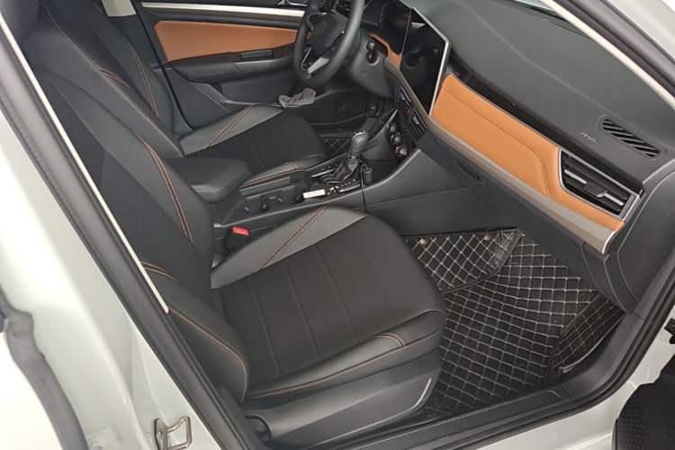 Used Volkswagen Bora 2024 200TSI DSG EnjoyDrive PRO Edition Right Front Seat