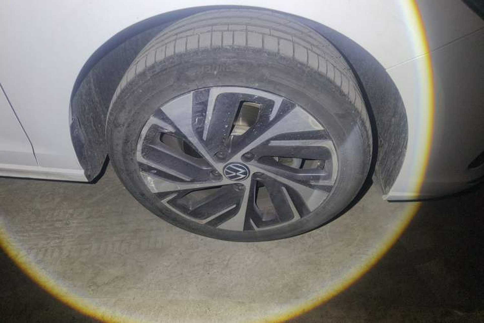 Used Volkswagen Bora 2024 300TSI DSG Prestige Edition Right Front Wheel Hub