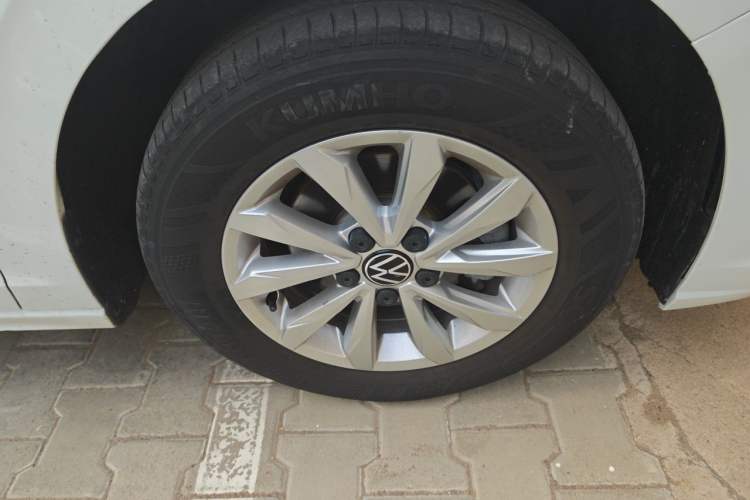 Used Volkswagen Bora 2024 200TSI DSG Comfort Edition Right Front Wheel Hub
