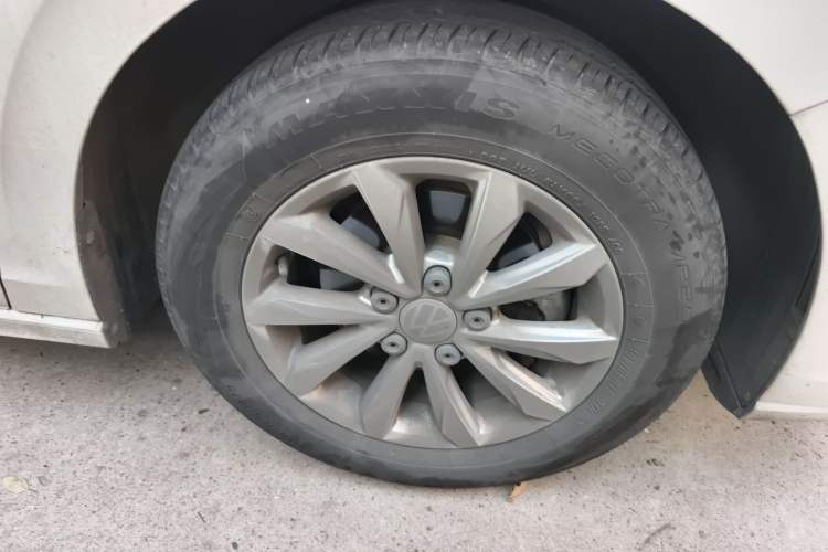 Used Volkswagen Bora 2024 200TSI Manual Comfort Edition Right Front Wheel Hub