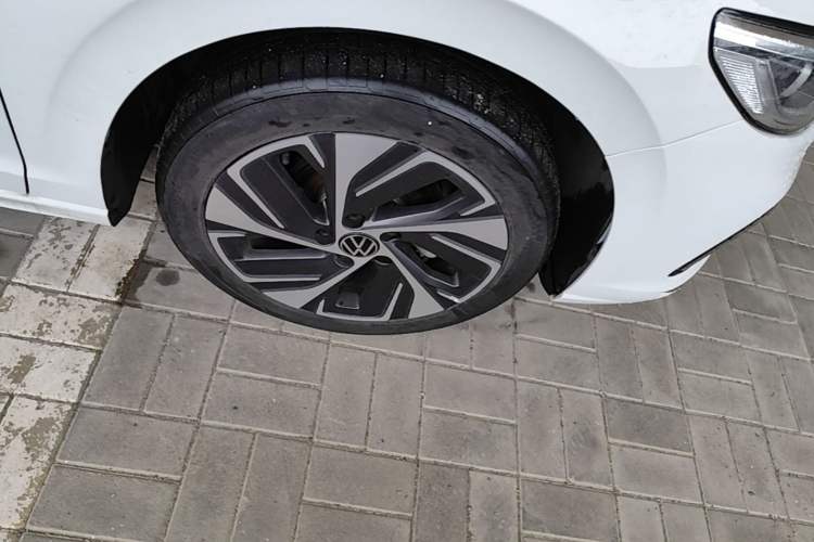 Used Volkswagen Bora 2024 200TSI DSG EnjoyDrive PRO Edition Right Front Wheel Hub