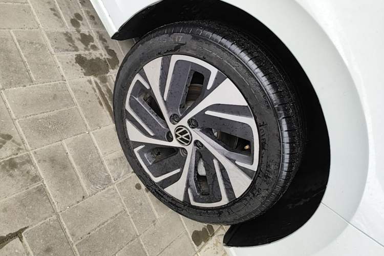 Used Volkswagen Bora 2024 200TSI DSG EnjoyDrive PRO Edition Right Front Wheel Hub
