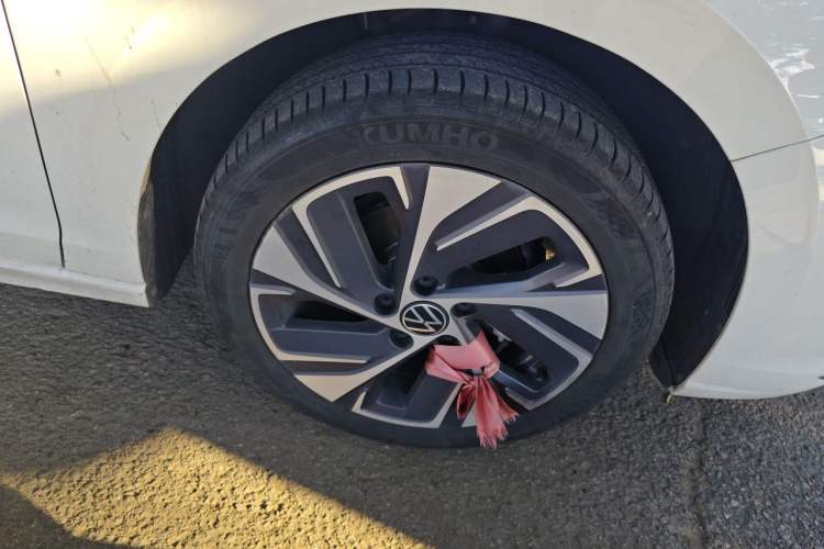 Used Volkswagen Bora 2024 200TSI DSG EnjoyDrive PRO Edition Right Front Wheel Hub