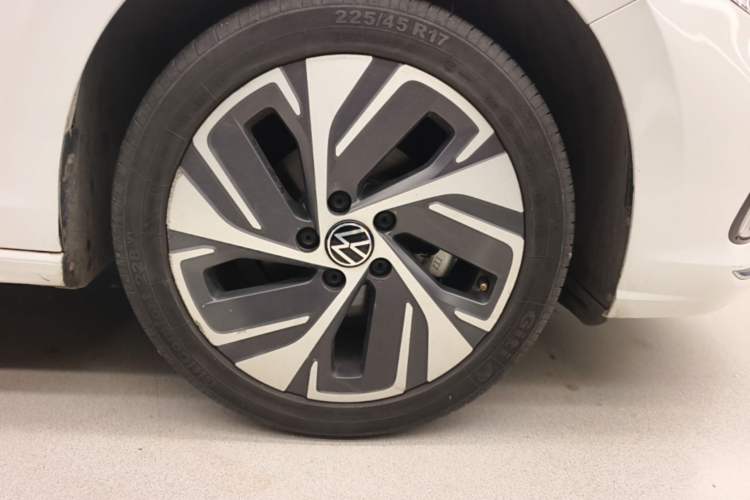 Used Volkswagen Bora 2024 200TSI DSG EnjoyDrive PRO Edition Right Front Wheel Hub