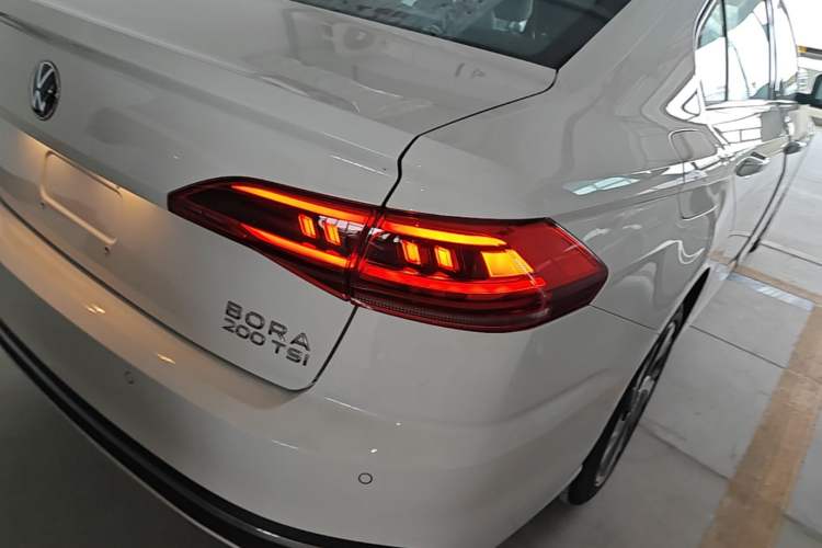 Used Volkswagen Bora 2024 200TSI DSG EnjoyDrive PRO Edition Right Rear Taillight