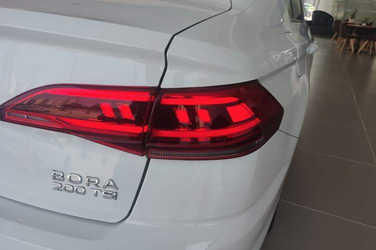 Used Volkswagen Bora 2024 200TSI DSG Comfort Edition Right Rear Taillight