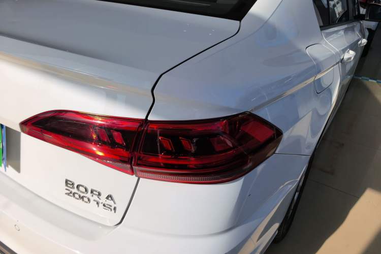 Used Volkswagen Bora 2024 200TSI DSG Comfort Edition Right Rear Taillight