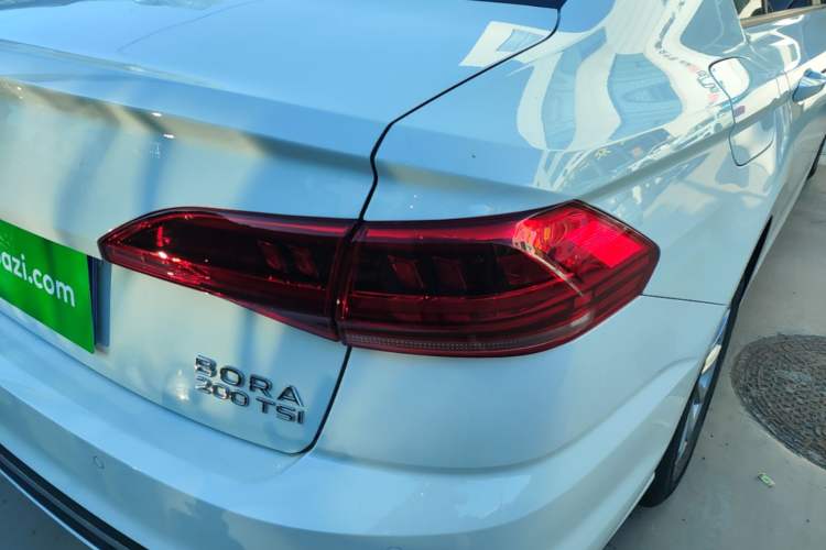 Used Volkswagen Bora 2024 200TSI DSG Comfort Edition Right Rear Taillight
