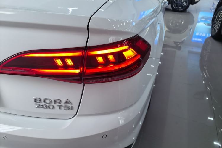 Used Volkswagen Bora 2024 280TSI DSG Comfort Edition Right Rear Taillight