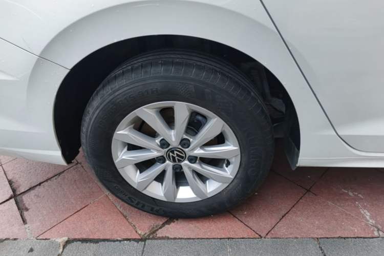 Used Volkswagen Bora 2024 200TSI DSG Comfort Edition Right Rear Wheel Hub
