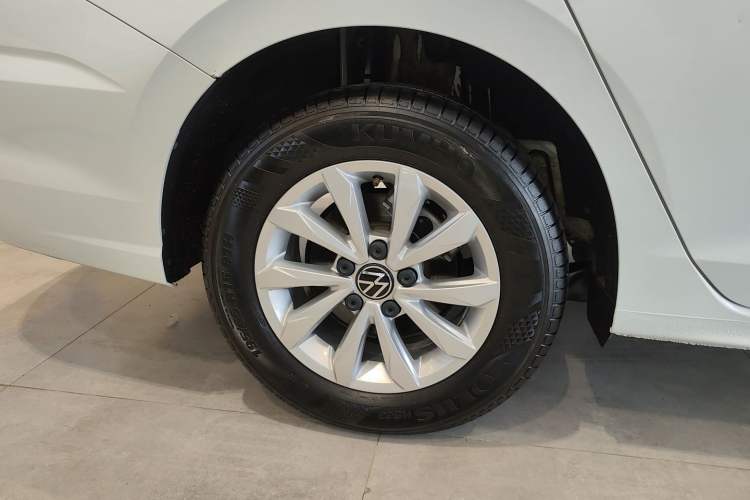 Used Volkswagen Bora 2024 200TSI DSG Comfort Edition Right Rear Wheel Hub