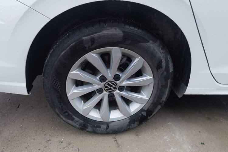 Used Volkswagen Bora 2024 200TSI DSG Comfort Edition Right Rear Wheel Hub